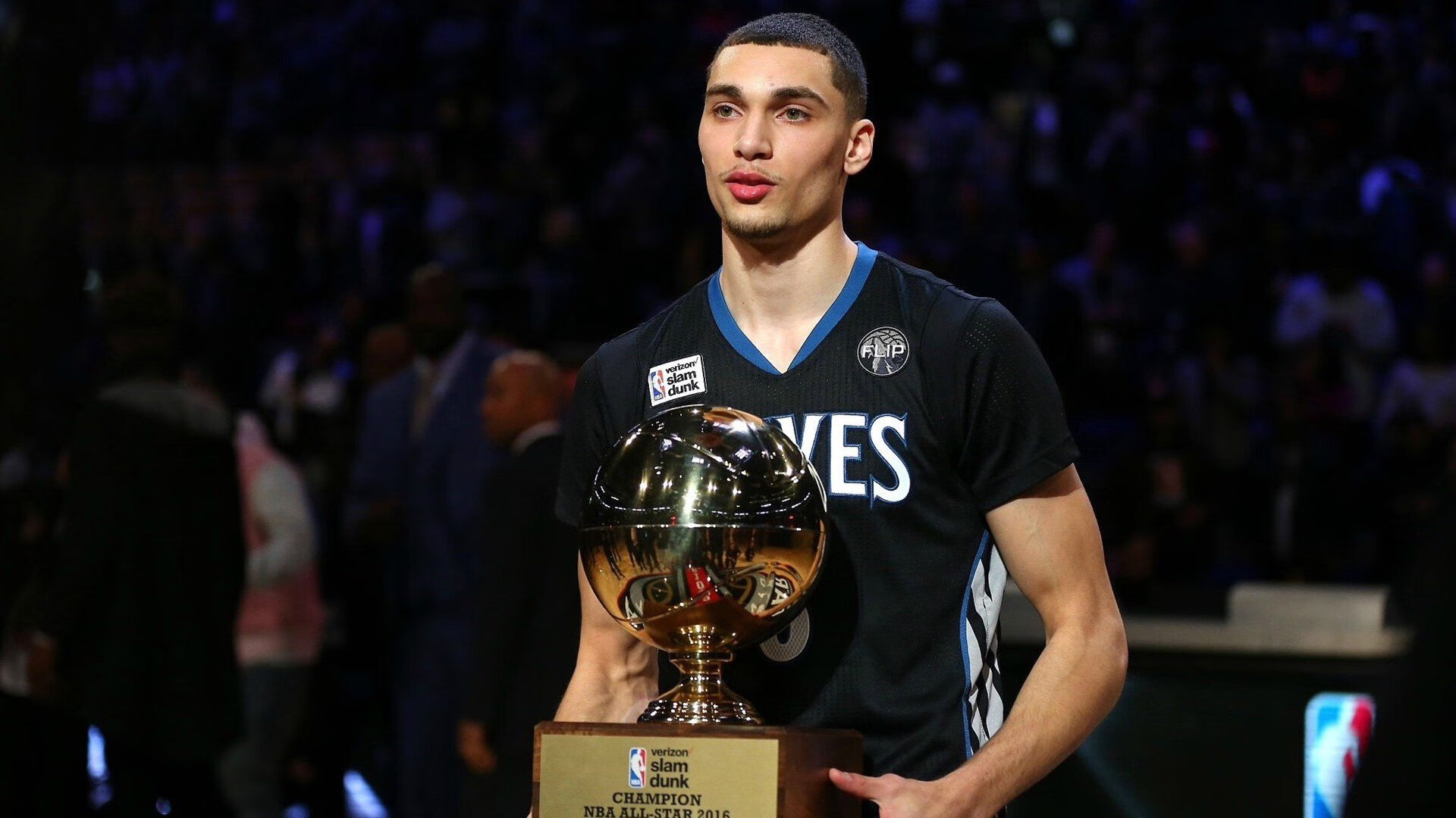 北京队鏖战活塞,米切尔对手完全无解