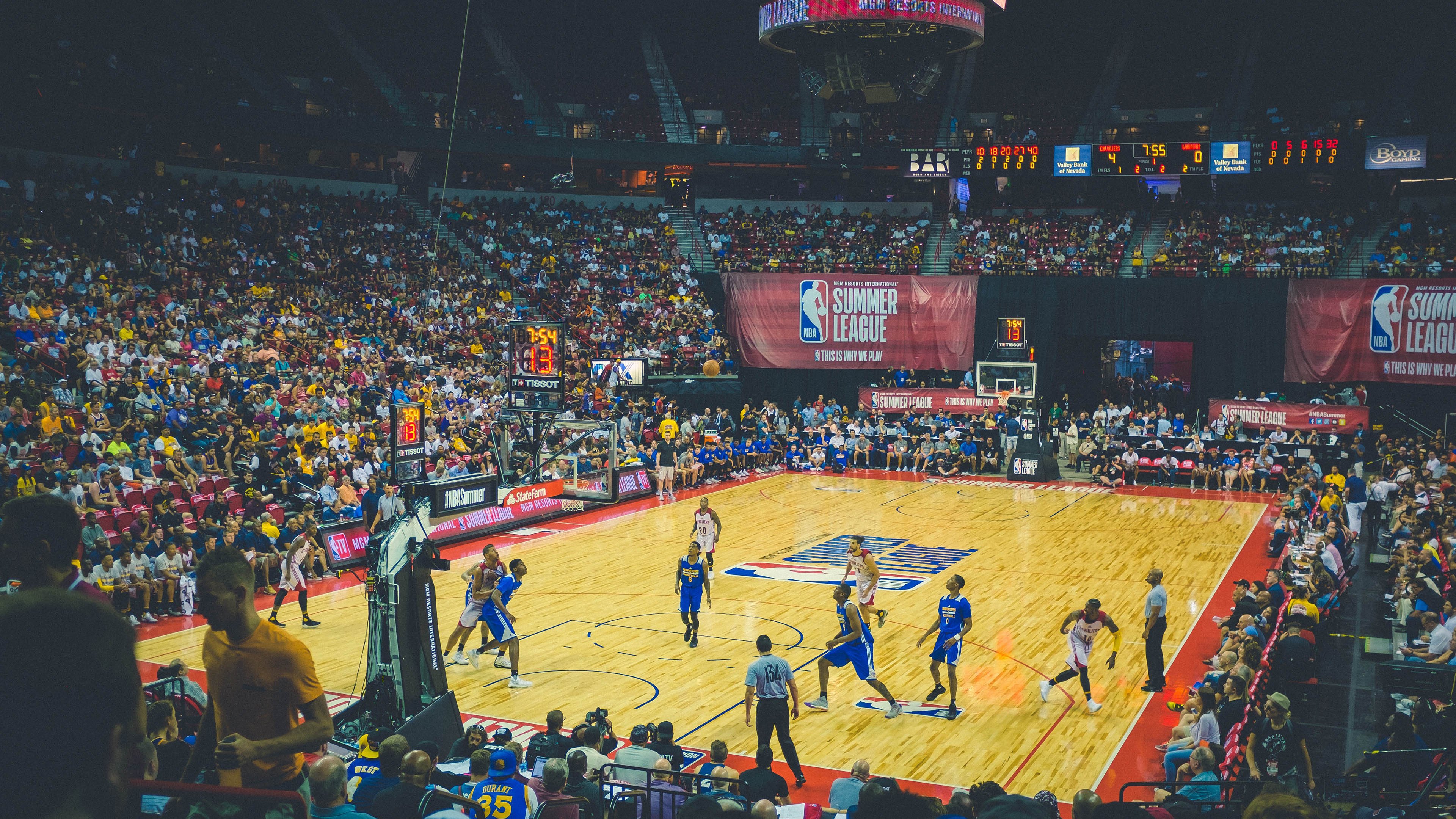 战术教科书，吉林队如何以东方智慧压制马刺，德罗赞的卓越表现成经典案例